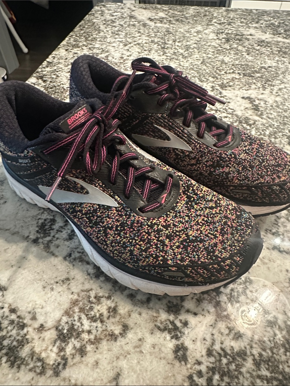 Brooks Women's Black Multicolor Speckle Running Shoes